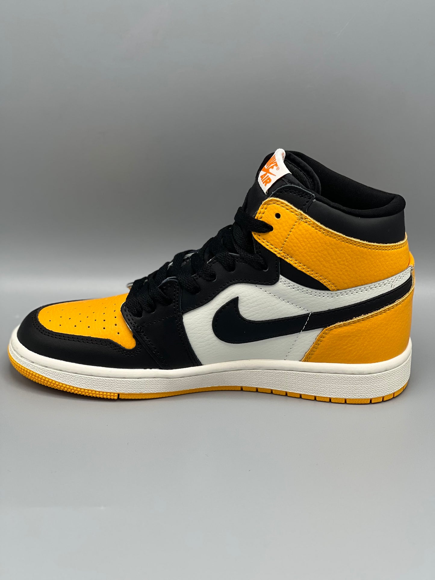 Nike Air Jordan Retro 1