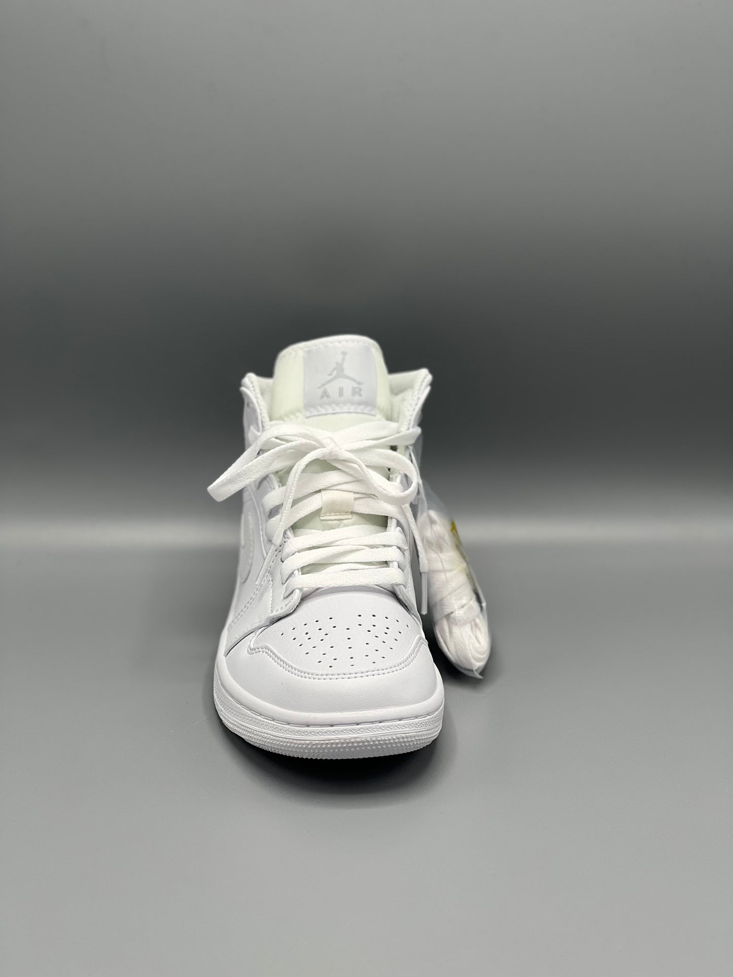 Nike Air Jordan Retro 1 Triple white