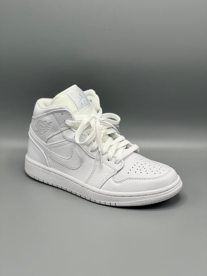 Nike Air Jordan Retro 1 Triple white