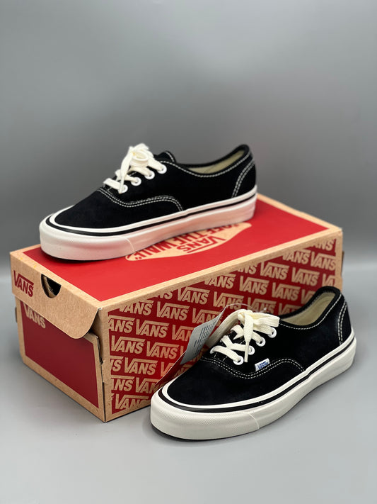 Vans authentic