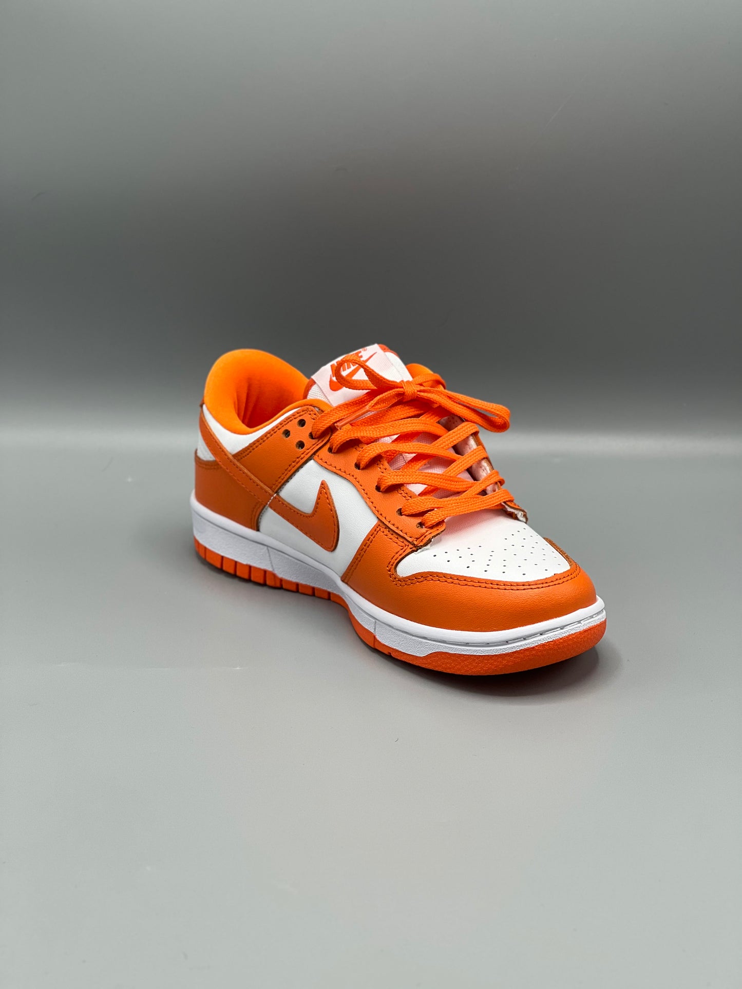 Nike sb dunk low syracause